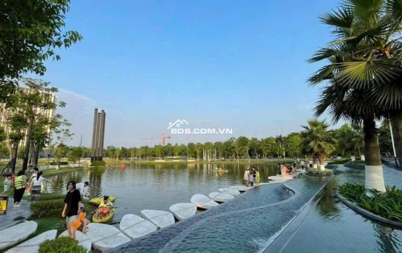 Bán biệt thự kdt Dịch Vọng gần công viên DT 300m2 giá siêu rẻ 91ty!